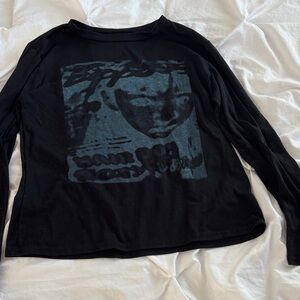 Amazon Black Long Sleeve Graphic Tee with Teal Print